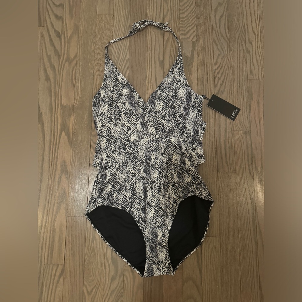 Jones New York one piece swimsuit size medium